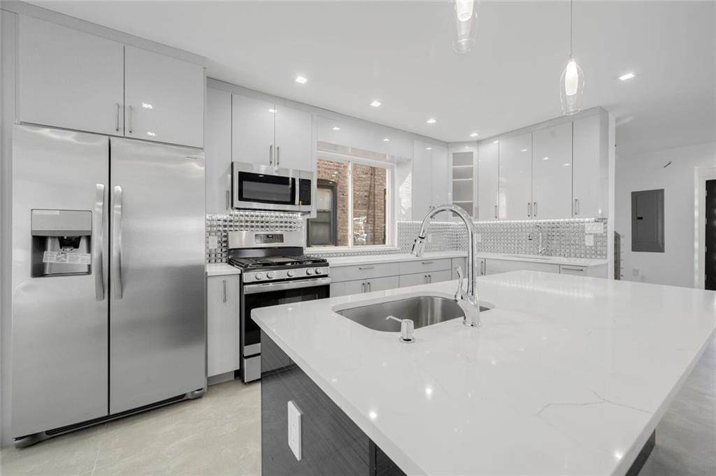 924 15 Street - Photo 1