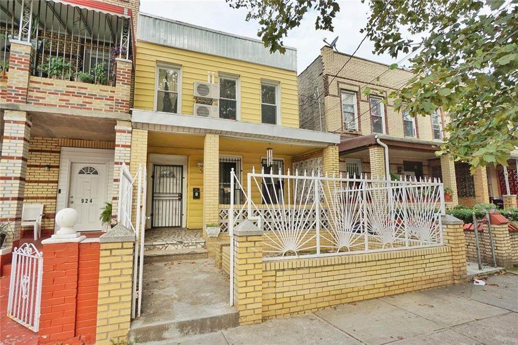 922 Mother Gaston Boulevard - Photo 1