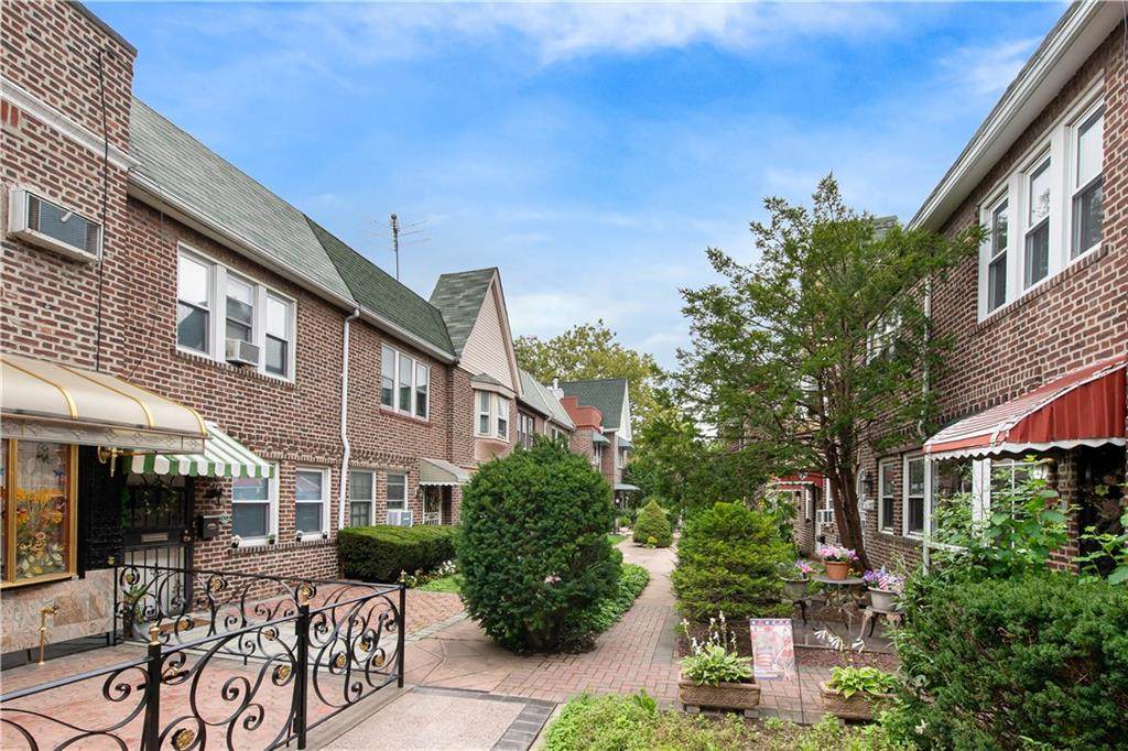 9717 Barwell Terrace - Photo 1