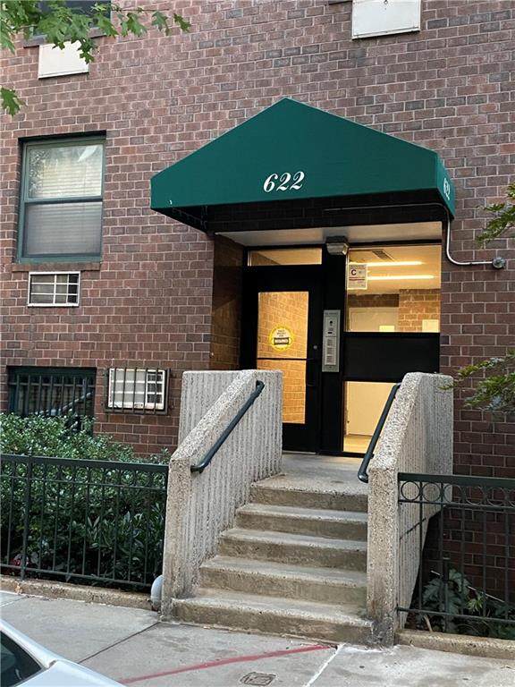 622 Washington Street - Photo 1