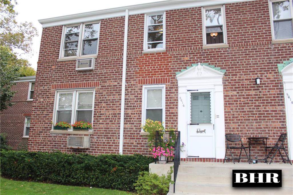 5616 Avenue T - Photo 1