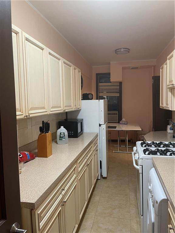 601 Brightwater Court - Photo 1