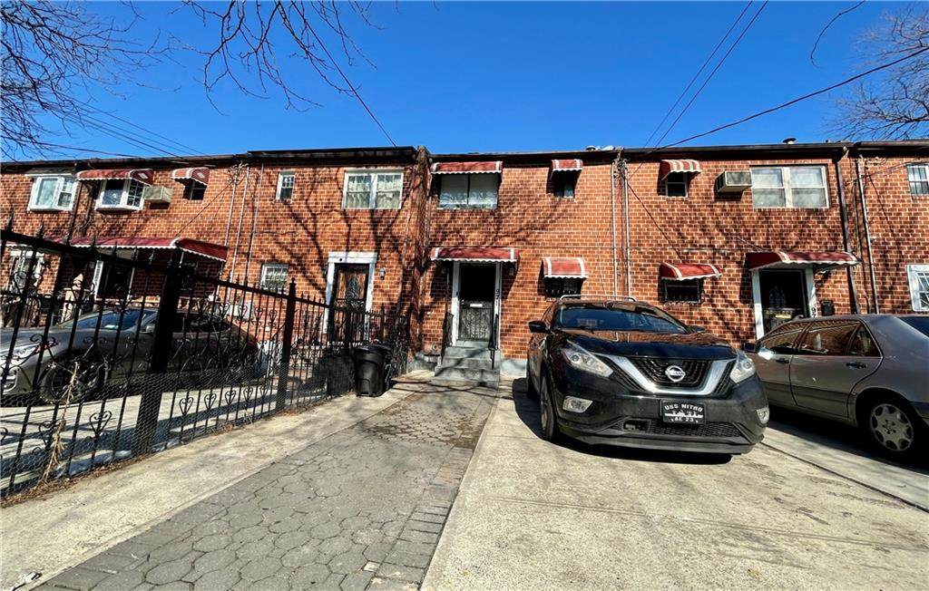 971 Blake Avenue - Photo 1