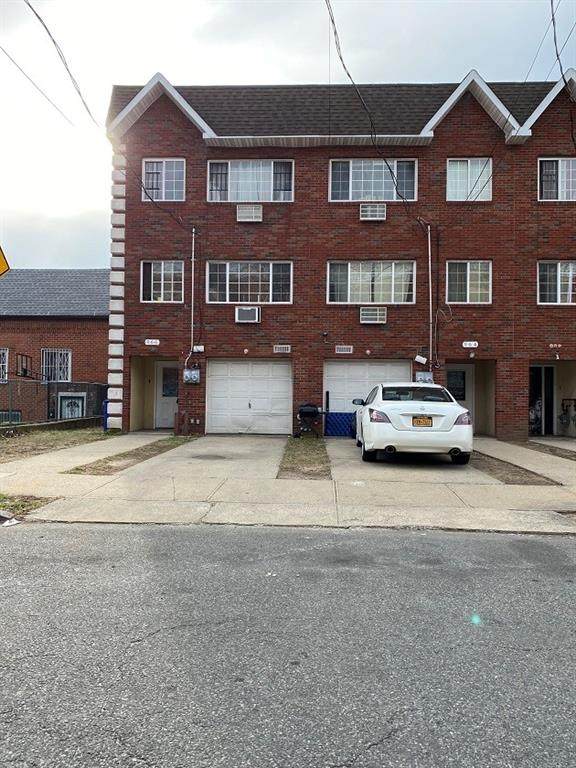 966 Hemlock Street - Photo 1