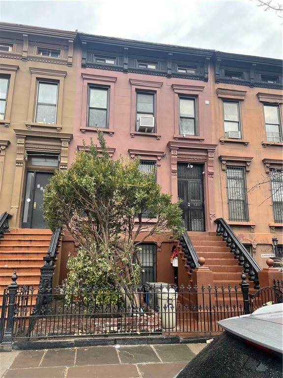 725 Quincy Street - Photo 1