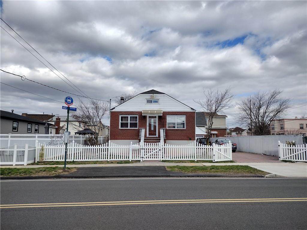 187 Olympia Boulevard - Photo 1