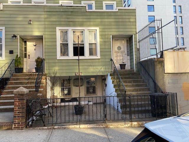 176 18th Street - Photo 1