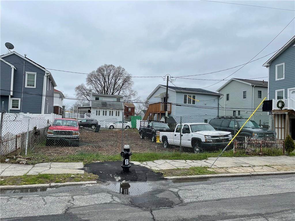 19 Noel Avenue - Photo 1