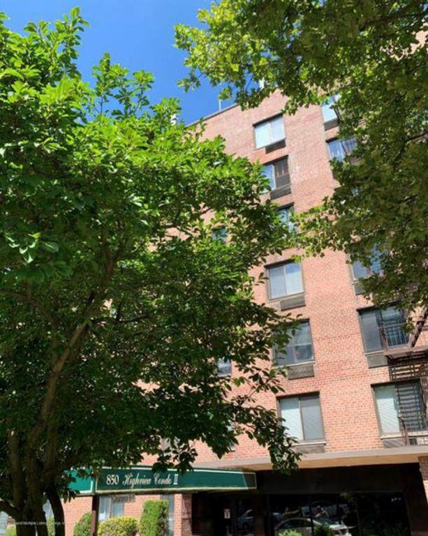 850 Howard Avenue - Photo 1