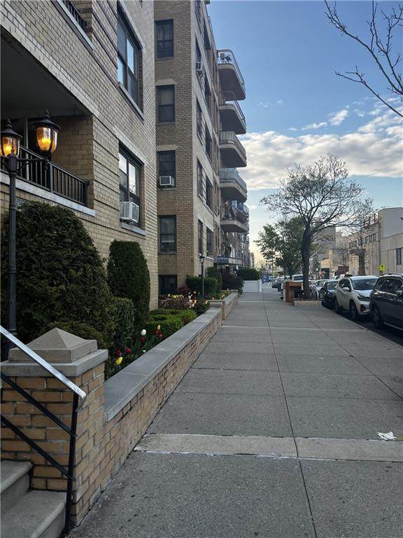 150 West End Avenue - Photo 1
