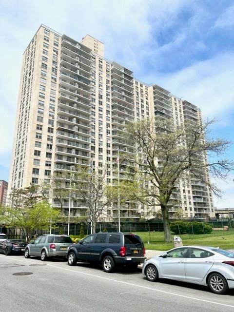 601 Surf Avenue - Photo 1