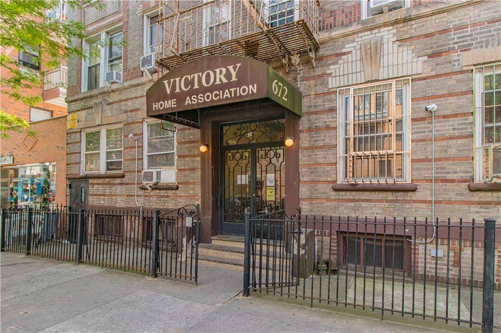 672 46th Street - Photo 1