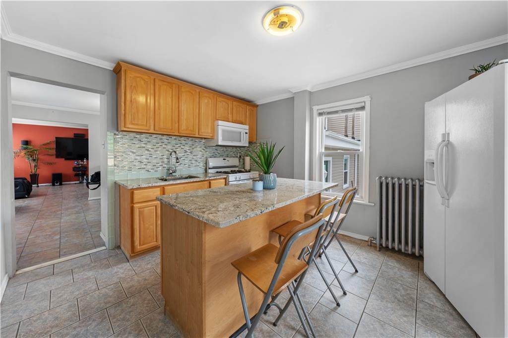 125 Van Pelt Avenue - Photo 1