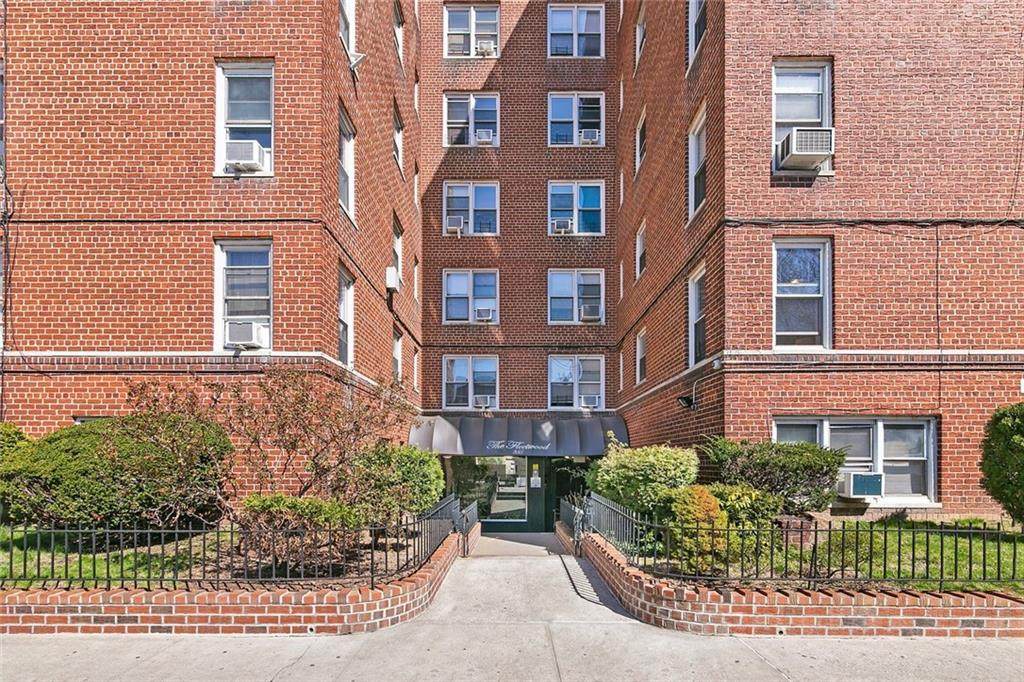 385 16th Street - Photo 1