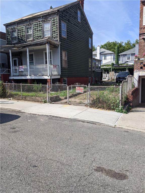 423 99th Street - Photo 1