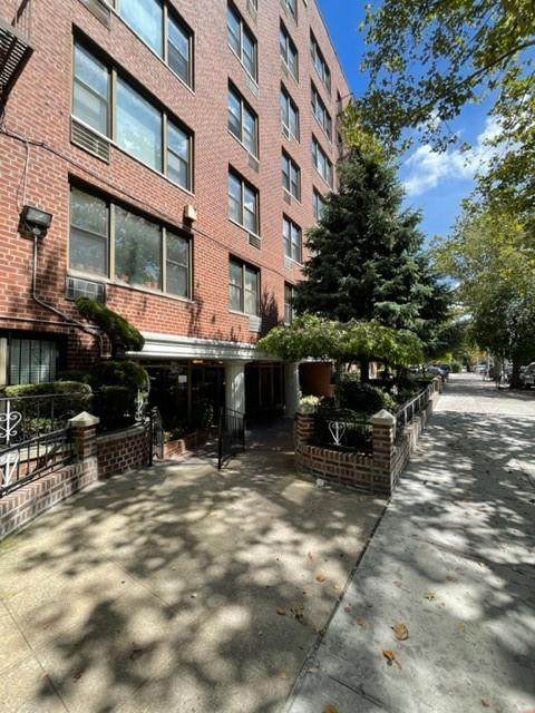 415 Beverley Road - Photo 1