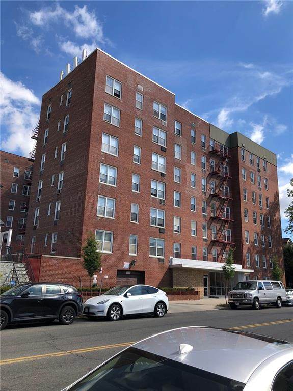 735 Avenue W - Photo 1