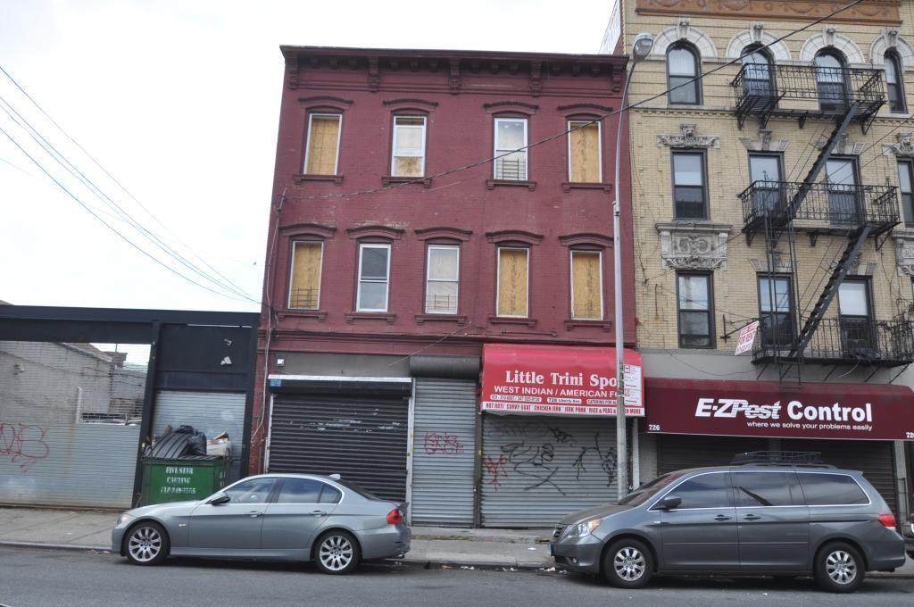728 Liberty Avenue - Photo 1