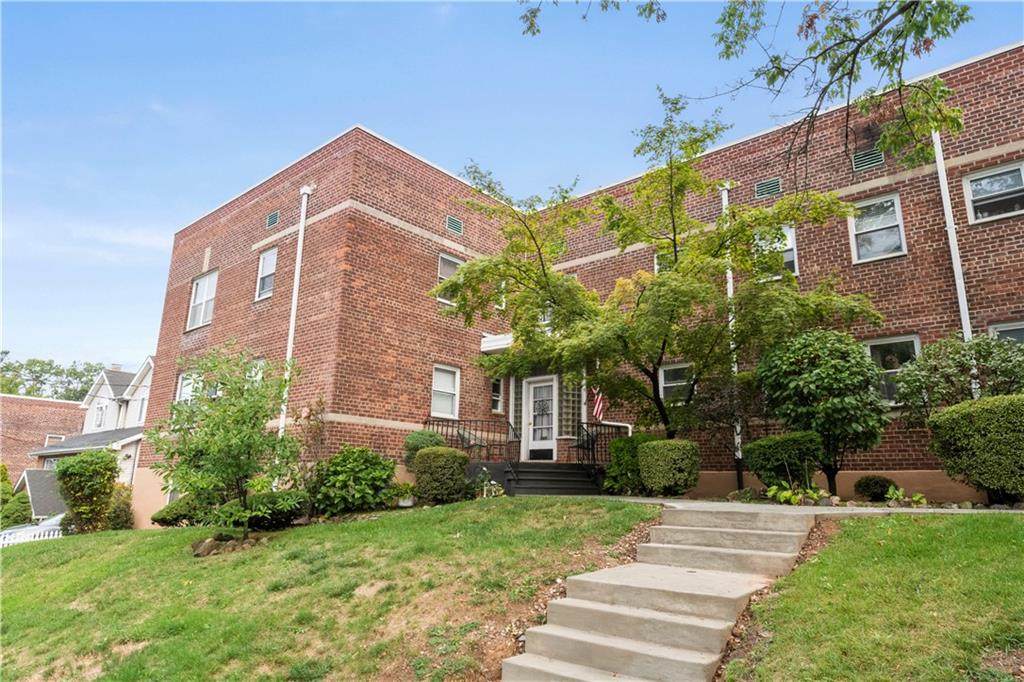 565 Castleton Avenue - Photo 1