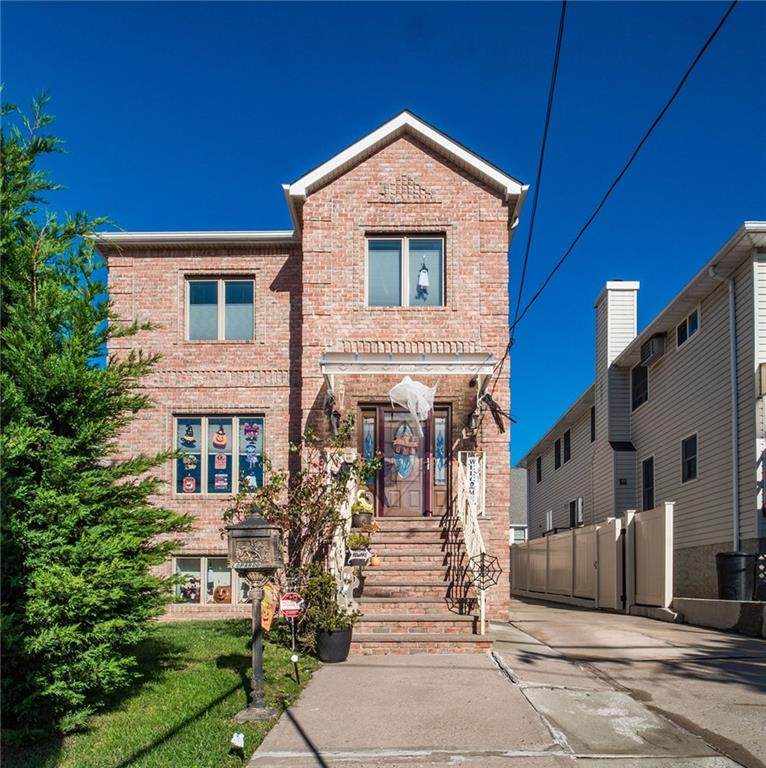 4867 Hylan Boulevard - Photo 1