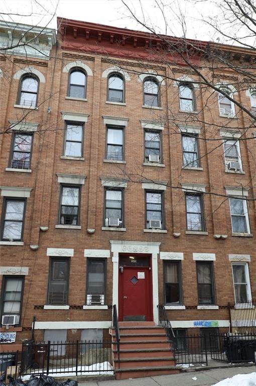 543 49th Street - Photo 1