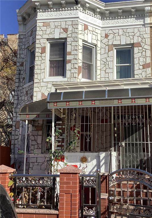 435 45th Street - Photo 1