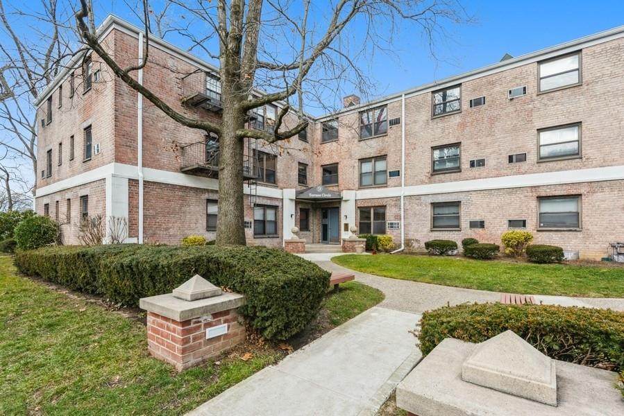 9 Terrace Circle - Photo 1