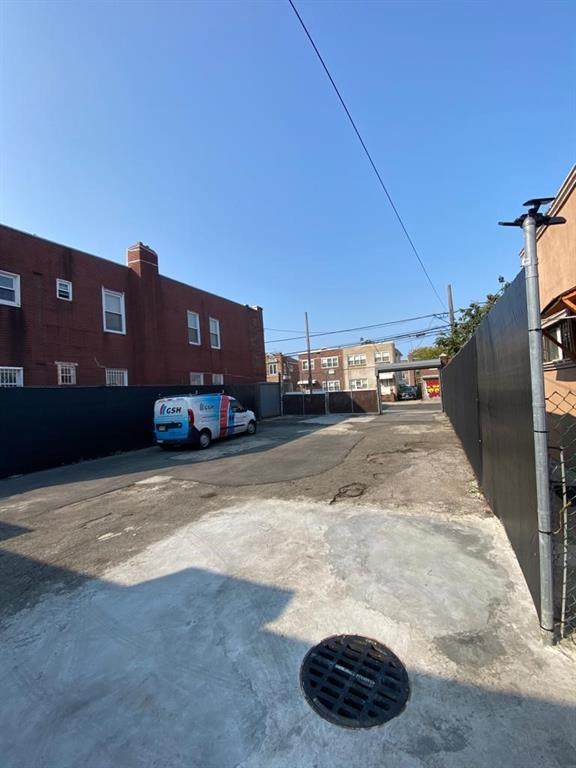 2113 West 7th Street - Photo 1