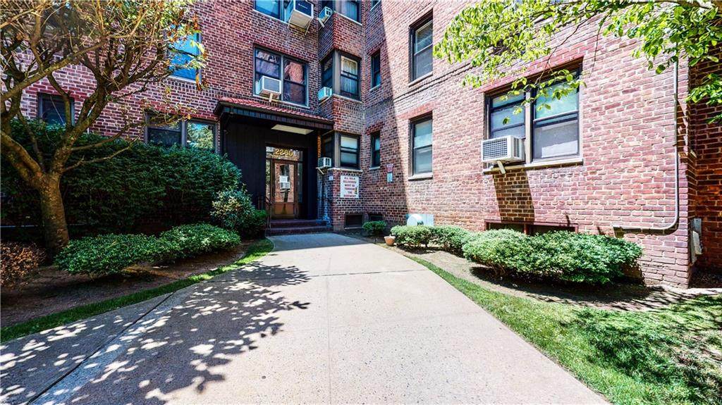 2260 Burnett Street - Photo 1