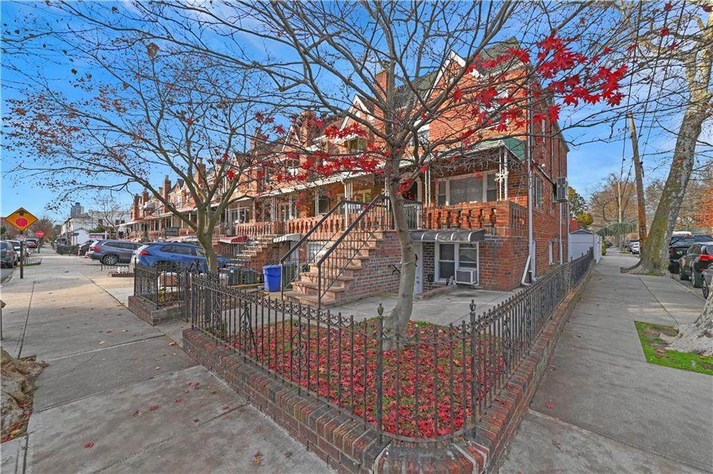 2823 Voorhies Avenue - Photo 1