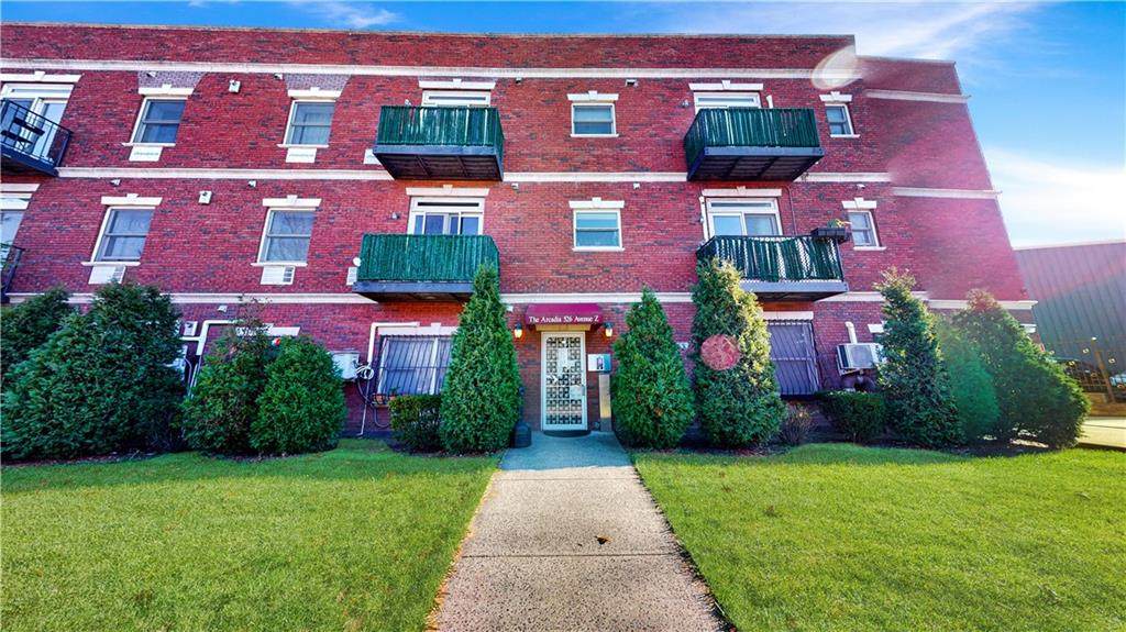 526 Avenue Z - Photo 1