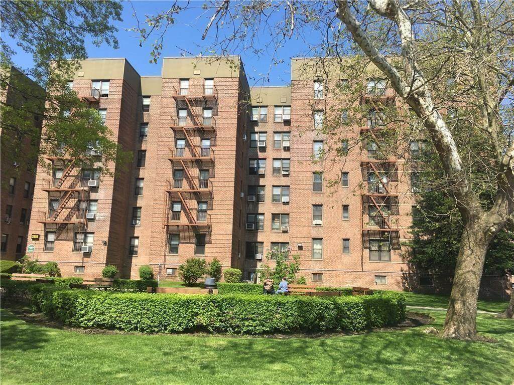 2555 Batchelder Street - Photo 1