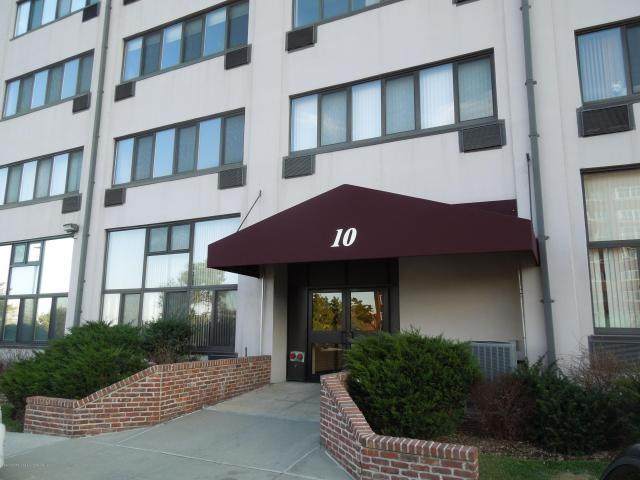 10 Bay Street Landing - Photo 1