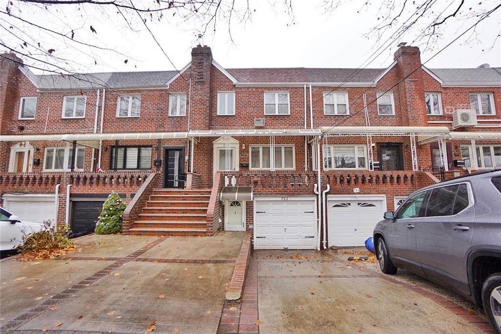 723 Desmond Court - Photo 1