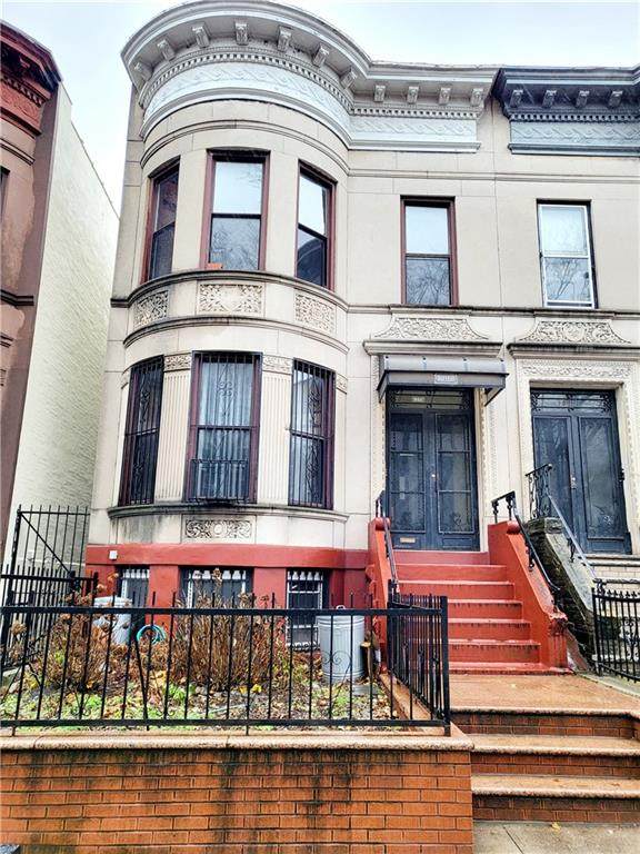 1098 Carroll Street - Photo 1