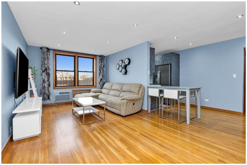 2330 Voorhies Avenue - Photo 1