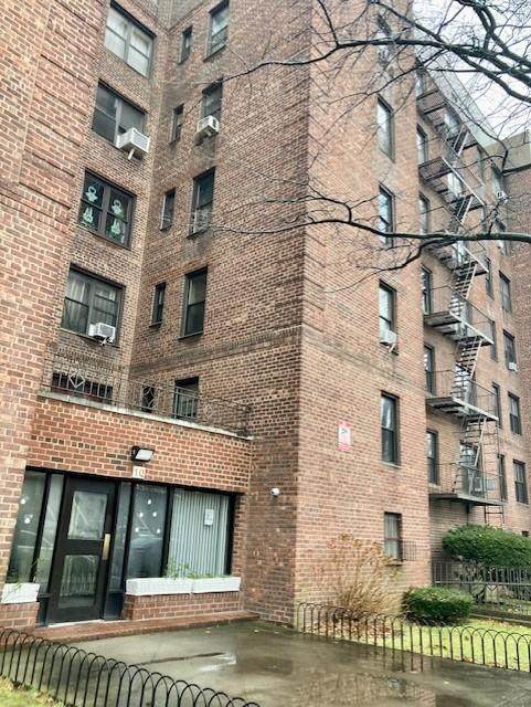 10 43rd Street - Photo 1