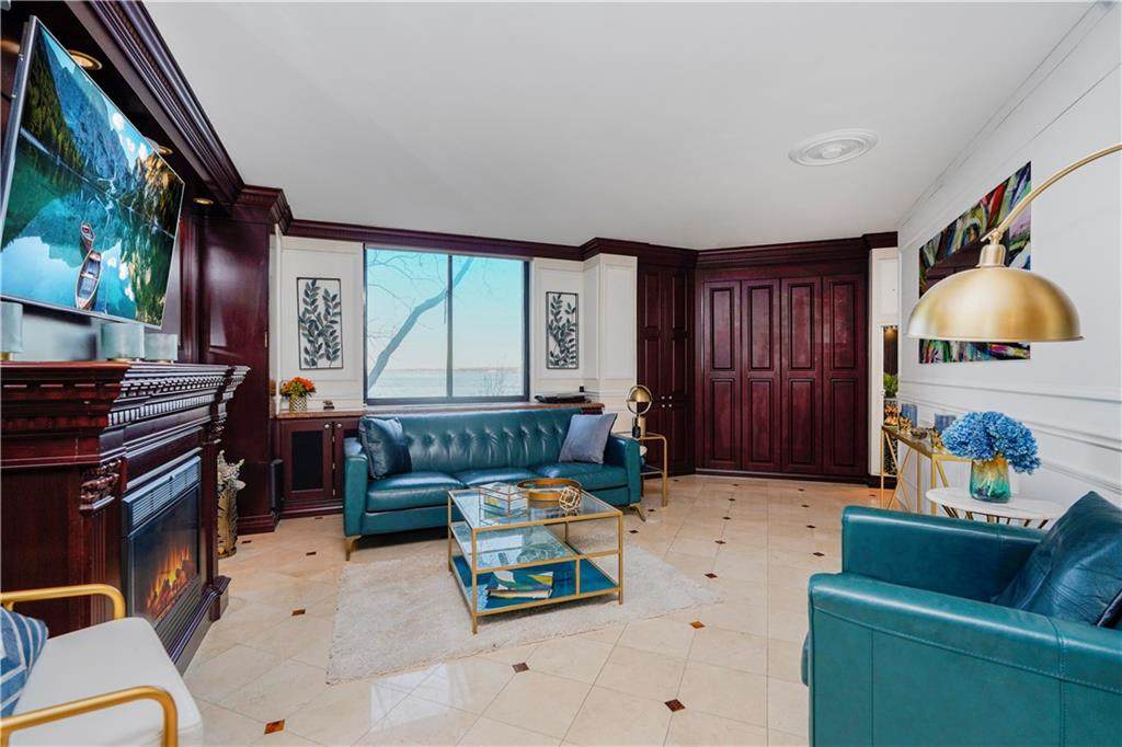 377 Rector Place - Photo 1