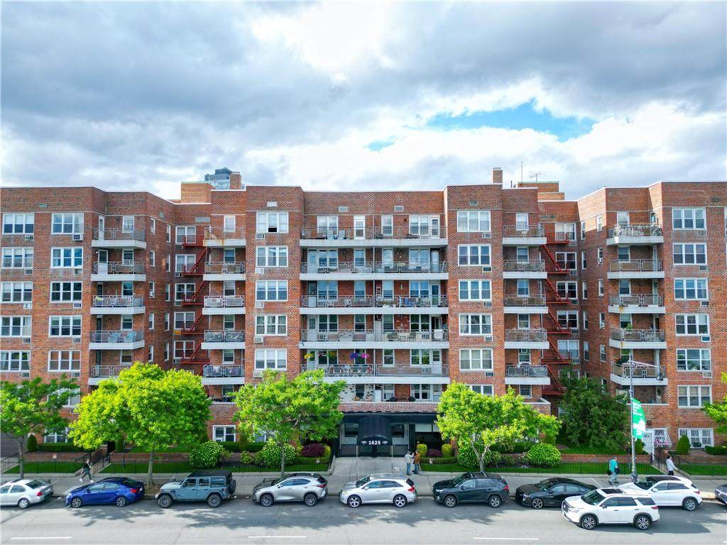 1625 Emmons Avenue - Photo 1