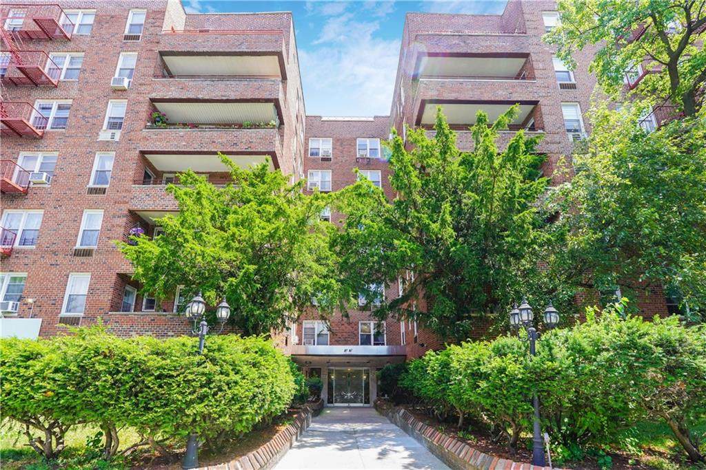 2727 Ocean Parkway - Photo 1