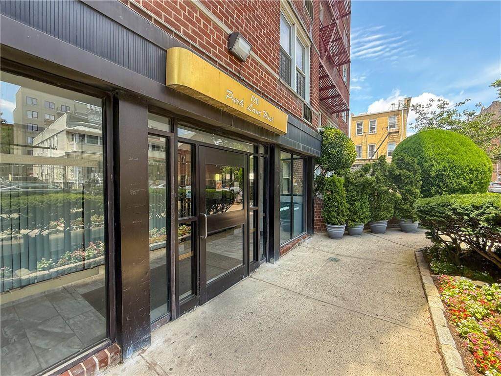 https://bt-photos.global.ssl.fastly.net/brooklyn/orig_boomver_1_493965-2.jpg
