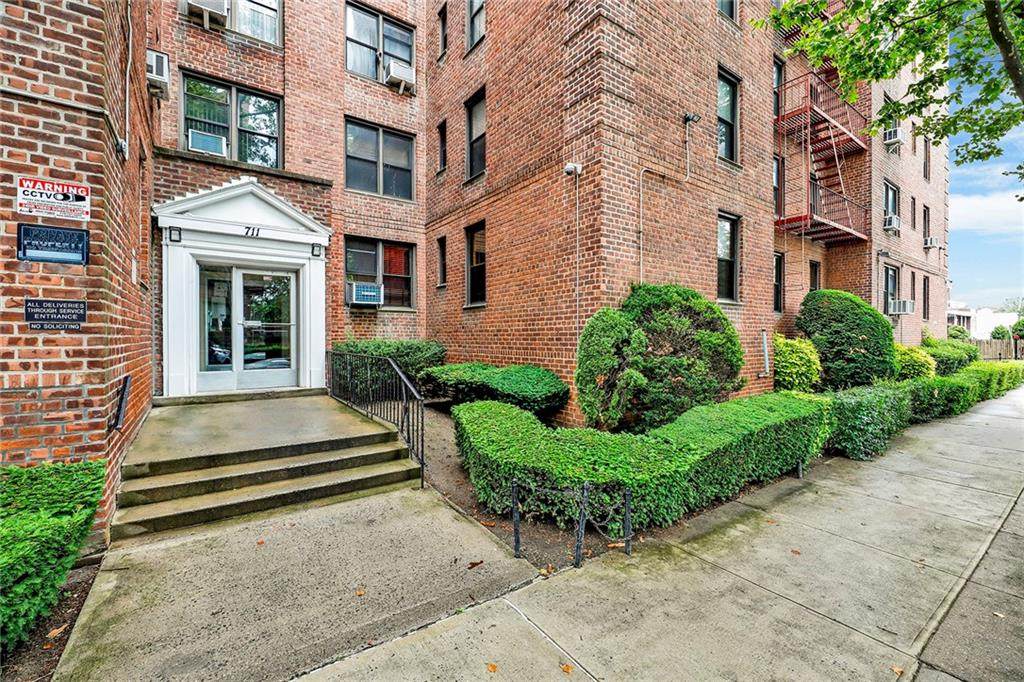 711 Montauk Court - Photo 1