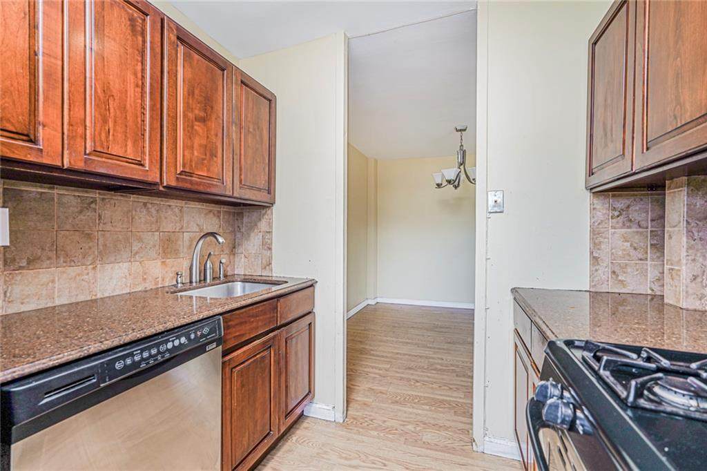 1100 Clove Road - Photo 1