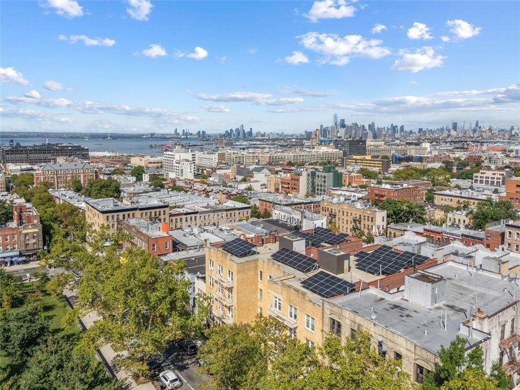 https://bt-photos.global.ssl.fastly.net/brooklyn/orig_boomver_1_496125-2.jpg