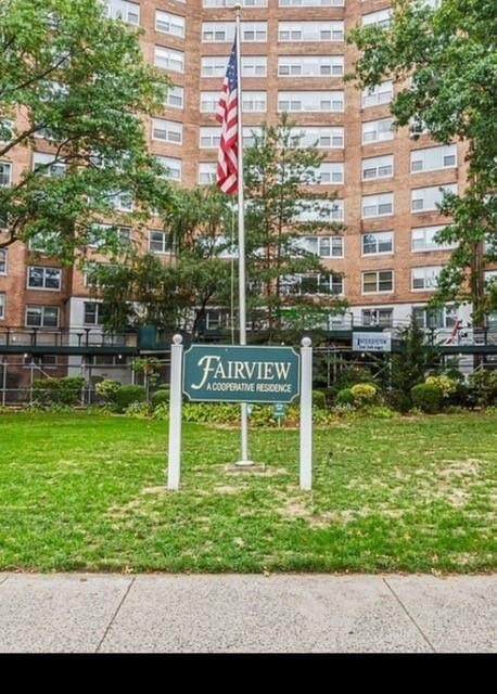 61-20 Grand Central Parkway - Photo 1