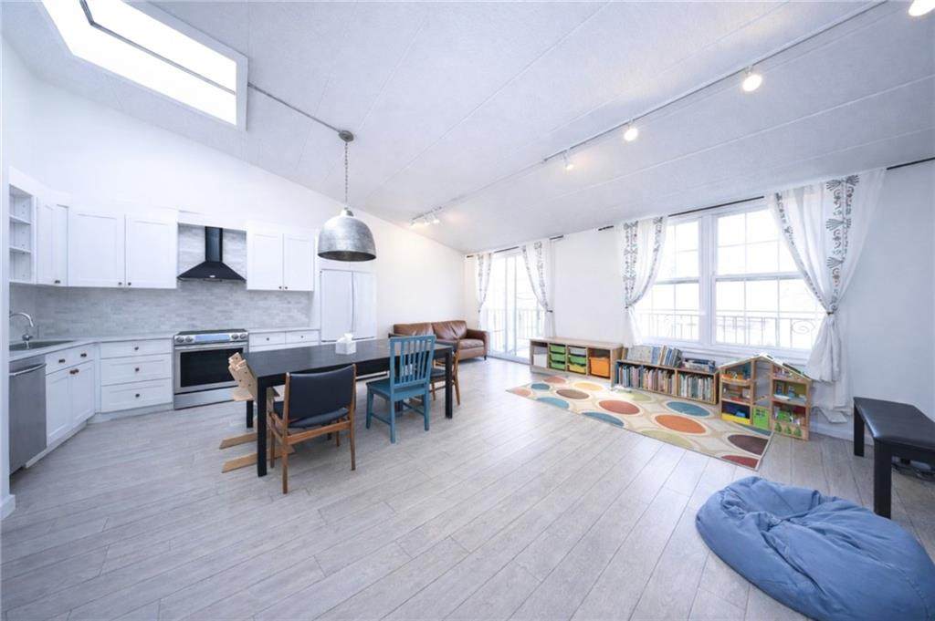 https://bt-photos.global.ssl.fastly.net/brooklyn/orig_boomver_1_500400-2.jpg