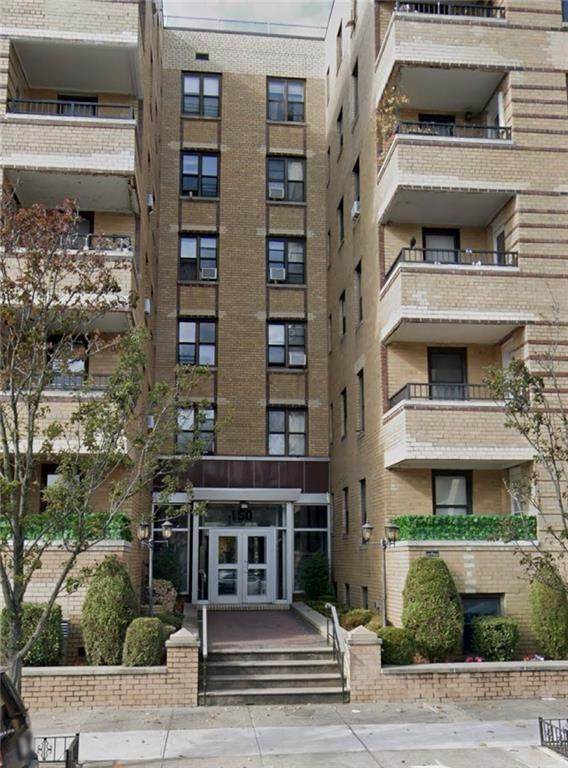 150 End Avenue - Photo 1