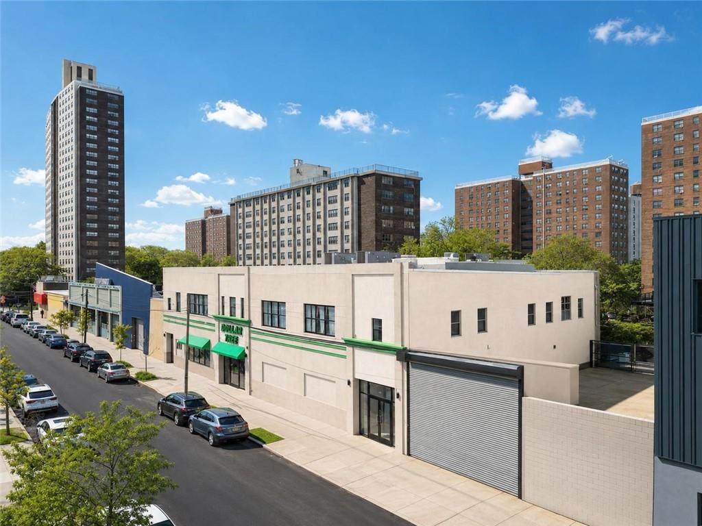https://bt-photos.global.ssl.fastly.net/brooklyn/orig_boomver_1_501816-2.jpg