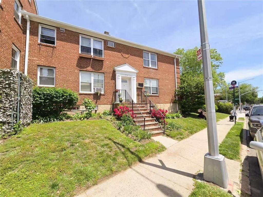17209 Crocheron Avenue - Photo 1
