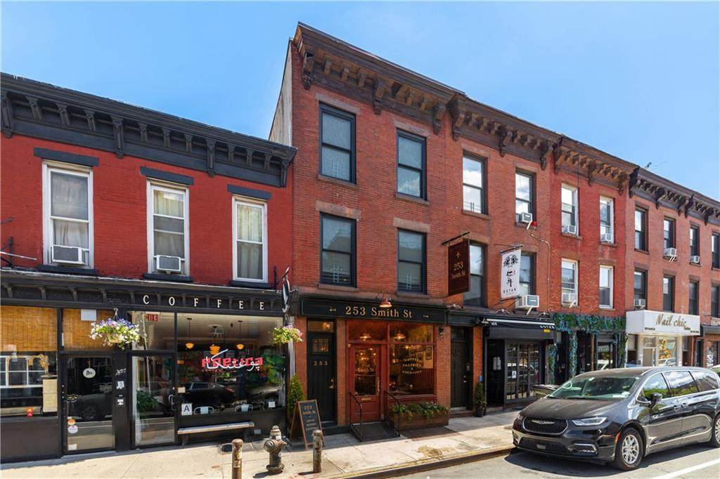 253 Smith Street - Photo 1
